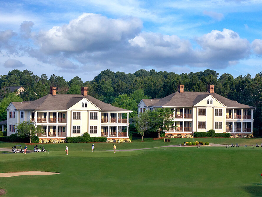 Mid-South-Lodges-Overlooking-Course